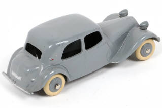 Lot 327 - DINKY TOYS (FRANCE) (1)