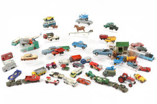 Lot 253 - DIVERS (50)