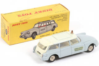 Lot 245 - DINKY TOYS (FRANCE) (1)