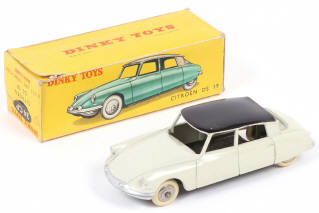 Lot 227 - DINKY TOYS (FRANCE) (1)