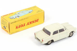 Lot 243 - DINKY TOYS (FRANCE) (1)