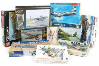 Lot 269 - DIVERS (10)