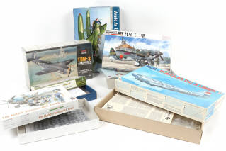 Lot 269 - DIVERS (10)