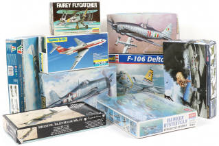Lot 267 - DIVERS (9)