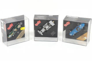 Lot 257 - DIVERS (7)