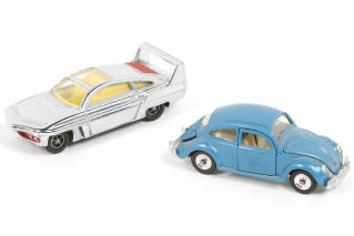 Lot 215 - DINKY TOYS (GB) (2)