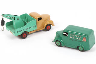 Lot 192 - DINKY TOYS (GB) (2)