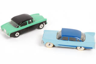 Lot 218 - DINKY TOYS (GB) (2)