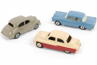 Lot 221 - DINKY TOYS (GB) (3)