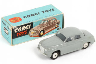 Lot 100 - CORGI TOYS (GB) (1)