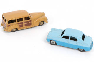 Lot 220 - DINKY TOYS (GB) (2)