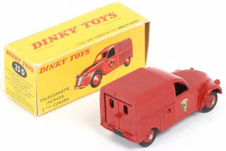 Lot 233 - DINKY TOYS (FRANCE) (1)