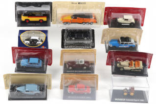 Lot 49 - DIVERS (12)