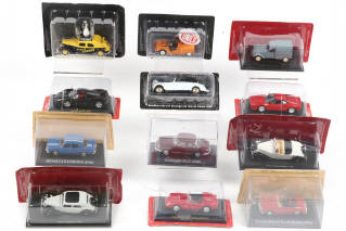 Lot 50 - DIVERS (12)
