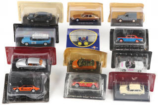Lot 52 - DIVERS (12)