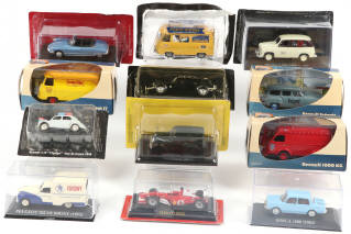 Lot 60 - DIVERS (12)