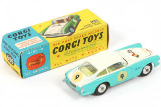 Lot 104 - CORGI TOYS (GB) (1)