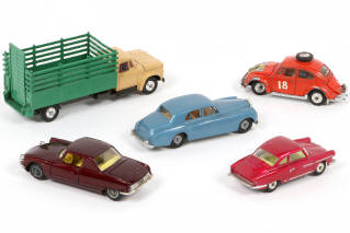 Lot 111 - CORGI TOYS (GB) (5)
