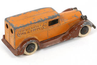 Lot 13 - TOOTSIETOY (USA) (1)