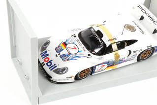 Lot 111 - UT MODELS (HONG KONG) (1)