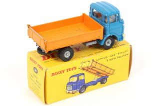 Lot 176 - DINKY TOYS (FRANCE) (1)