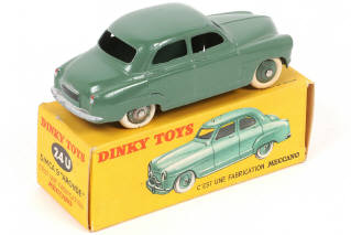 Lot 118 - DINKY TOYS (FRANCE) (1)