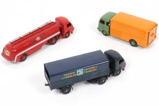 Lot 216 - DINKY TOYS (FRANCE) (3)