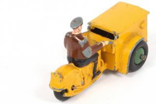 Lot 73 - DINKY TOYS (FRANCE) (1)