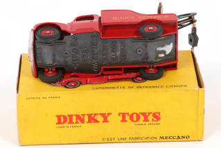 Lot 161 - DINKY TOYS (FRANCE) (1)