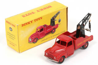 Lot 163 - DINKY TOYS (FRANCE) (1)