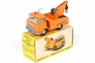 Lot 182 - DINKY TOYS (FRANCE) (1)