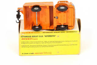 Lot 182 - DINKY TOYS (FRANCE) (1)