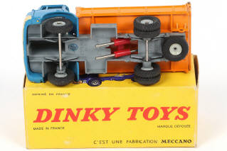 Lot 175 - DINKY TOYS (FRANCE) (1)