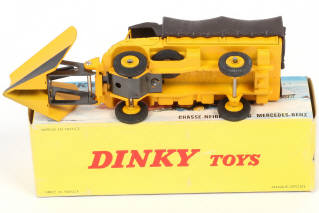 Lot 160 - DINKY TOYS (FRANCE) (1)