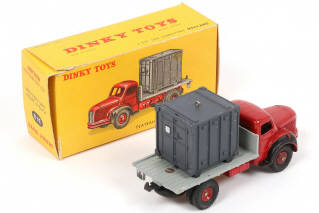 Lot 170 - DINKY TOYS (FRANCE) (1)