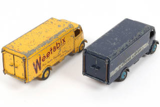 Lot 71 - DINKY TOYS (GB) (2)