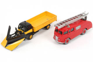 Lot 70 - DINKY TOYS (GB) (2)