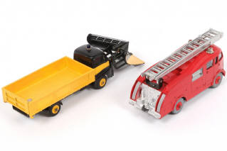 Lot 70 - DINKY TOYS (GB) (2)