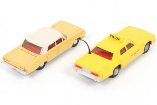 Lot 69 - DINKY TOYS (GB) (2)