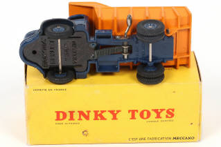 Lot 166 - DINKY TOYS (FRANCE) (1)