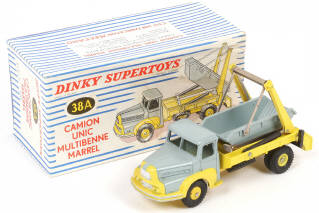 Lot 193 - DINKY TOYS (FRANCE) (1)