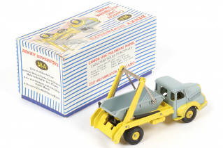 Lot 193 - DINKY TOYS (FRANCE) (1)