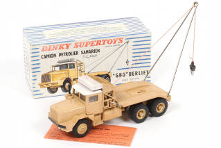 Lot 184 - DINKY TOYS (FRANCE) (1)