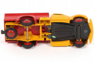 Lot 97 - DINKY TOYS (FRANCE) (1)