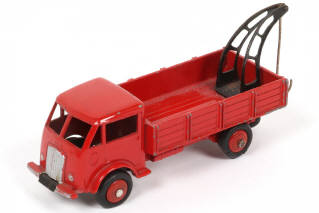Lot 106 - DINKY TOYS (FRANCE) (1)