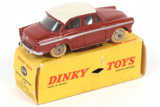 Lot 126 - DINKY TOYS (FRANCE) (1)