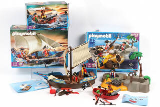 Lot 136 - PLAYMOBIL (ALLEMAGNE) (3)