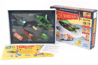 Lot 159 - DIVERS (2)