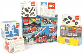 Lot 108 - LEGO (DANEMARK) (8)