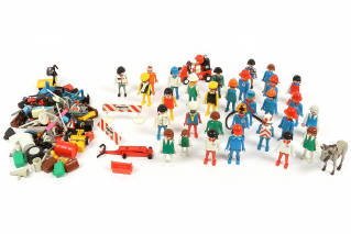 Lot 143 - PLAYMOBIL (ALLEMAGNE) (100)